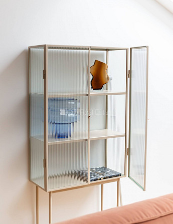 Renovēta māja, luksuss apartamenti  82 m2, ir lifts, kāpņu telpa pēc kapitālā remonta, logi Rīga - foto 4