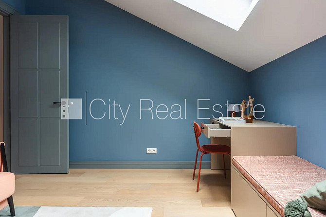 Renovēta māja, luksuss apartamenti  82 m2, ir lifts, kāpņu telpa pēc kapitālā remonta, logi Rīga - foto 20