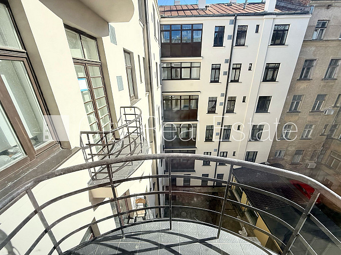 Фасадный дом, реновированный дом, благоустроенная озеленённая территория, Рига - изображение 9