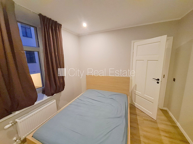 Здание во дворе, реновированный дом, закрытый двор, вход с улицы и со двора, Рига - изображение 9