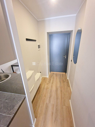 Здание во дворе, реновированный дом, закрытый двор, вход с улицы и со двора, Рига - изображение 20