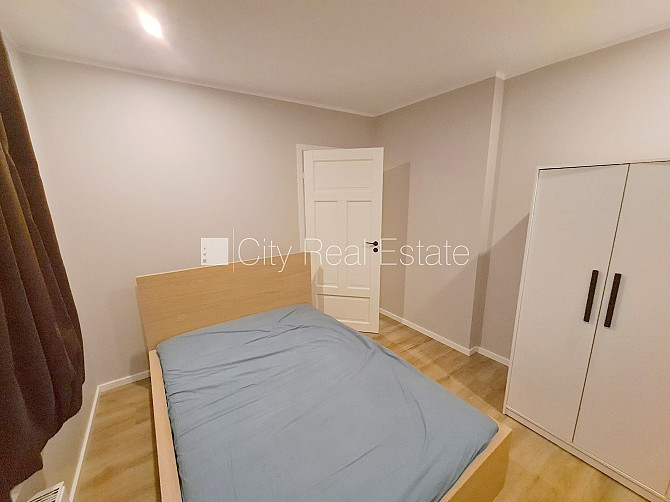 Здание во дворе, реновированный дом, закрытый двор, вход с улицы и со двора, Рига - изображение 11