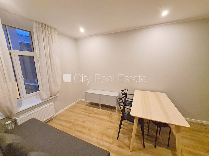 Здание во дворе, реновированный дом, закрытый двор, вход с улицы и со двора, Рига - изображение 5