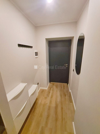 Здание во дворе, реновированный дом, закрытый двор, вход с улицы и со двора, Рига - изображение 13