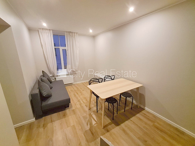 Здание во дворе, реновированный дом, закрытый двор, вход с улицы и со двора, Рига - изображение 7