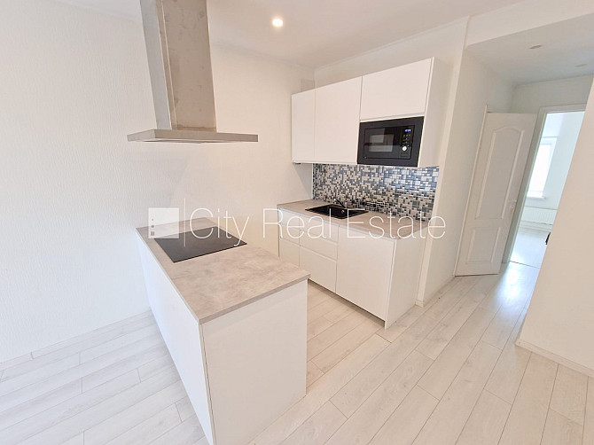 Фасадный дом, реновированный дом, закрытый двор, вход с улицы и со двора, Рига - изображение 6