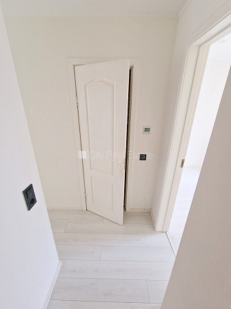 Фасадный дом, реновированный дом, закрытый двор, вход с улицы и со двора, Рига - изображение 15