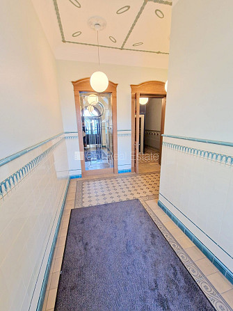 Фасадный дом, реновированный дом, на подвальном этаже доступно кладовое Рига - изображение 17