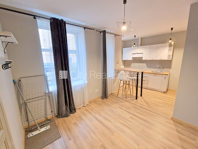 Фасадный дом, охраняемая территория, вход со двора, окна выходят во двор, студио, Рига - изображение 18