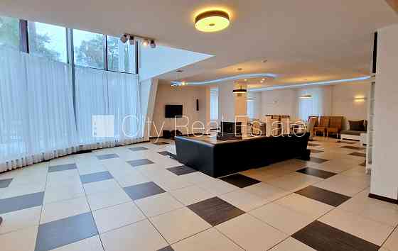 Частный дом, благоустроенная озеленённая территория 1800 м2, территория обнесена Юрмала