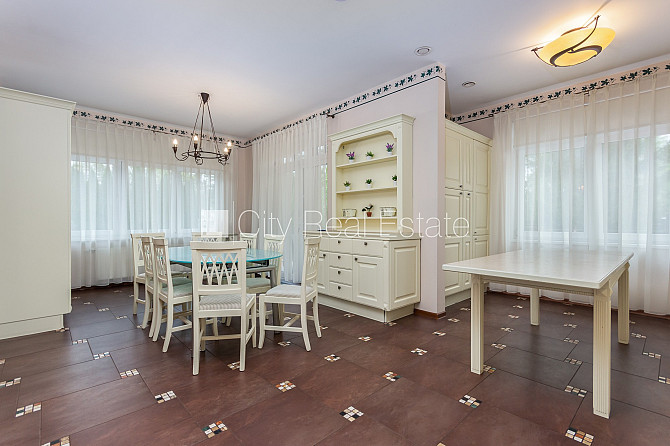 Jaunceltne, pagalma ēka, slēgts pagalms, ir lifts, divi balkoni, logi vērsti uz pagalma pusi, Rīga - foto 18