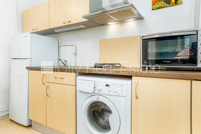 Здание во дворе, закрытый двор, вход со двора, окна выходят во двор, изолированные Рига - изображение 15