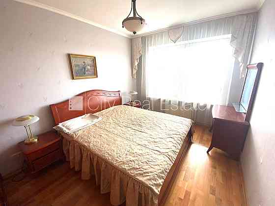 Проект - Ziedu muiža (Зиеду муйжа), благоустроенный озеленённый двор, подземная Рига