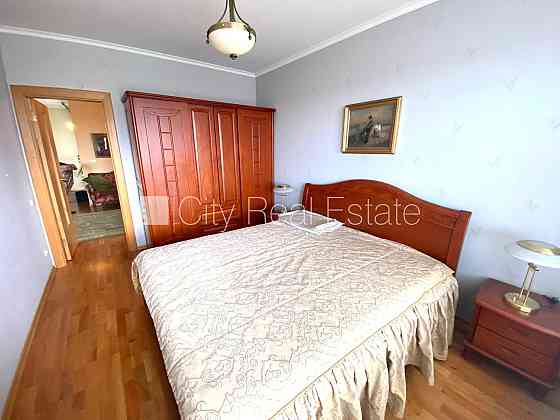 Проект - Ziedu muiža (Зиеду муйжа), благоустроенный озеленённый двор, подземная Рига