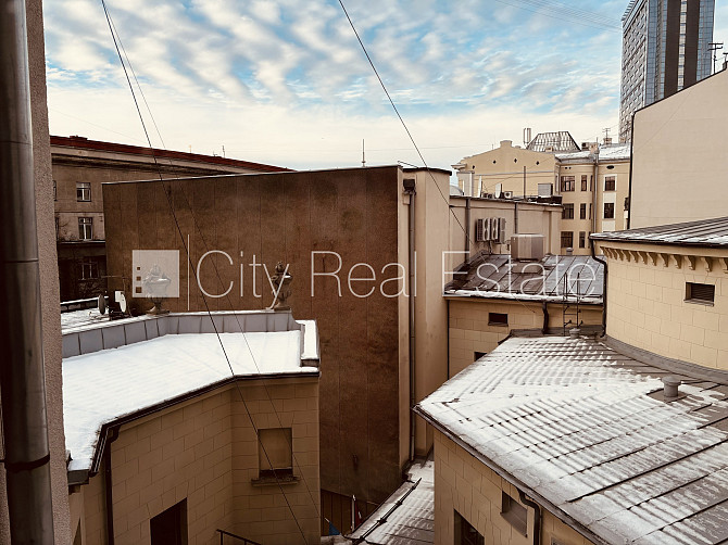 Renovēta māja, logi vērsti uz pagalma pusi, viesistaba, viena telpa caurstaigājama, virtuve, Rīga - foto 12