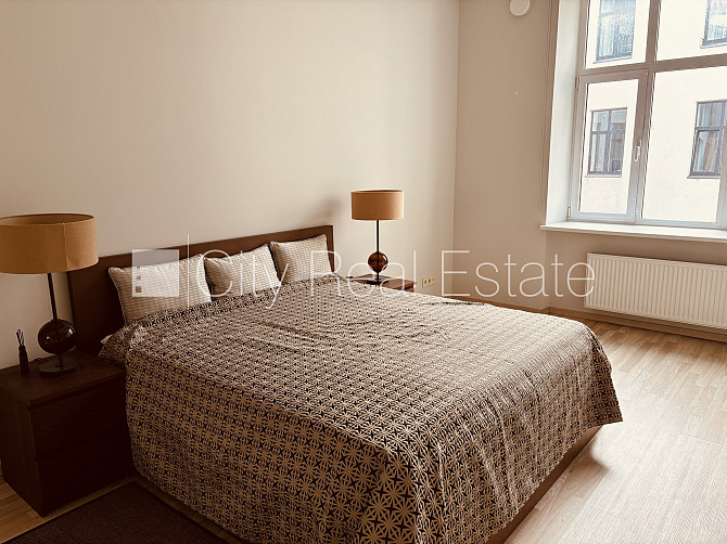 Renovēta māja, logi vērsti uz pagalma pusi, viesistaba, viena telpa caurstaigājama, virtuve, Rīga - foto 6