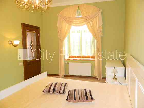 Дом во дворе, вход со двора, окна выходят во двор, количество спален 2 шт., Rīga