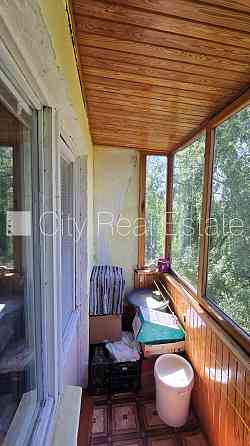 Лестничная клетка после косметического ремонта, лоджия, изолированные комнаты 2 Рига