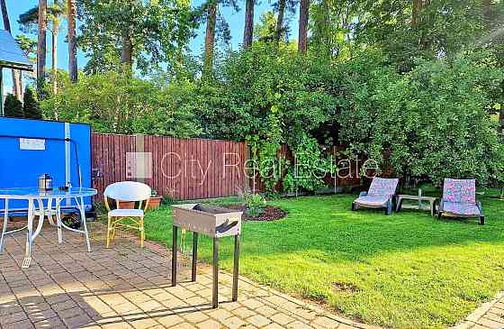 Фасадный дом, реновированный дом, фасад с декоративной штукатуркой, закрытый Rīga