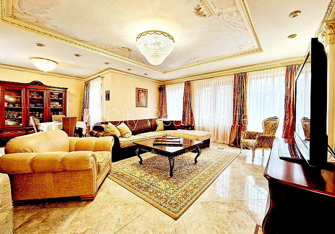 Fasādes māja, renovēta māja, fasāde ar dekoratīvo apmetumu, slēgts pagalms, ieeja no ielas Rīga - foto 5