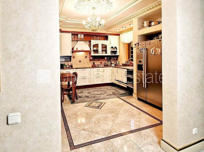 Fasādes māja, renovēta māja, fasāde ar dekoratīvo apmetumu, slēgts pagalms, ieeja no ielas Rīga - foto 8