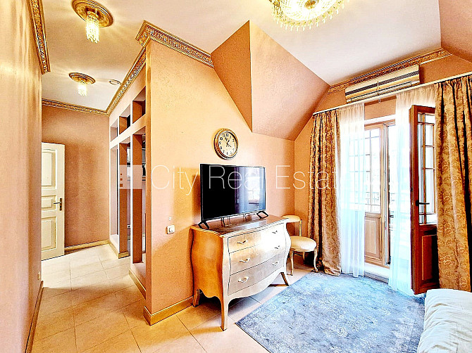 Fasādes māja, renovēta māja, fasāde ar dekoratīvo apmetumu, slēgts pagalms, ieeja no ielas Rīga - foto 13