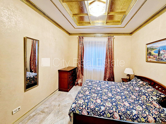 Fasādes māja, renovēta māja, fasāde ar dekoratīvo apmetumu, slēgts pagalms, ieeja no ielas Rīga - foto 10