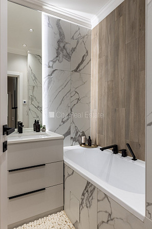 Новостройка, благоустроенный озеленённый двор, закрытый двор, подземная стоянка, Юрмала - изображение 14