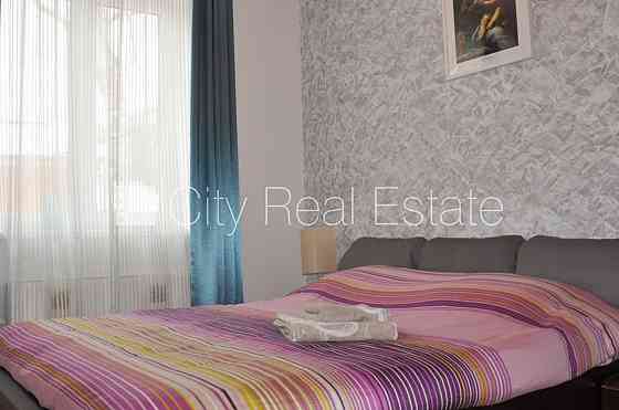 Реновированный дом, закрытый двор, мансарда, лестничная клетка после Rīga