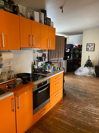 Renovēta māja, slēgts pagalms, mansards, kāpņu telpa pēc kosmētiskā remonta, logi vērsti Rīga - foto 18