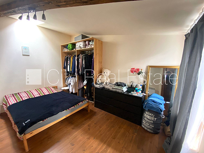 Renovēta māja, slēgts pagalms, mansards, kāpņu telpa pēc kosmētiskā remonta, logi vērsti Rīga - foto 17