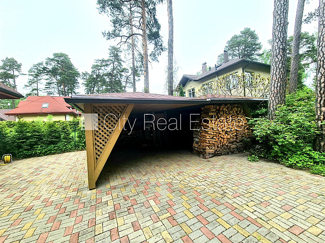 Частный дом, благоустроенный озеленённый двор, территория обнесена забором, Юрмала - изображение 3