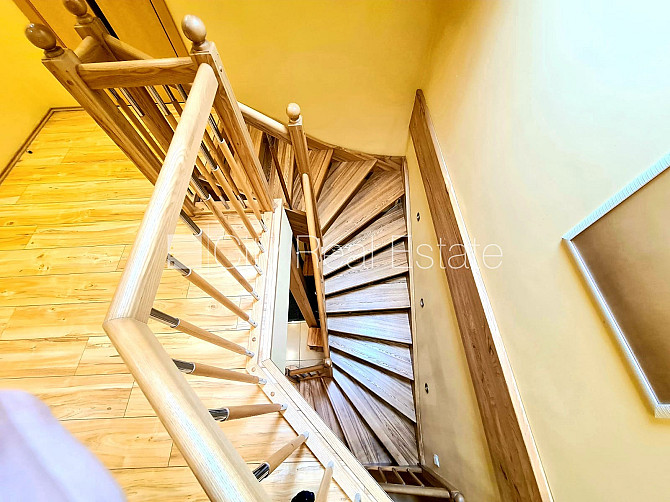 Частный дом, благоустроенный озеленённый двор, территория обнесена забором, Юрмала - изображение 17