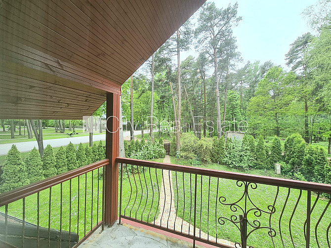 Частный дом, благоустроенный озеленённый двор, территория обнесена забором, Юрмала - изображение 18