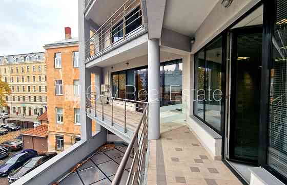 Новостройка, фасадный дом, плата за обслуживание террасы не взимается, Рига