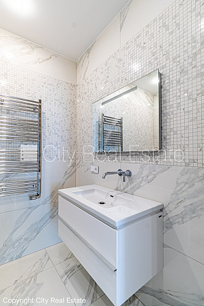 Renovēta māja, slēgts pagalms, iespēja nomāt autostāvvietu, apsargāta autostāvvieta, Rīga - foto 13