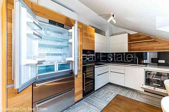 Реновированный дом, закрытый двор, возможность аренды парковки, охраняемая Rīga