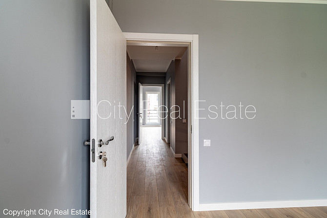 Фасадный дом, реновированный дом, фасад с декоративной штукатуркой, закрытый Рига - изображение 12