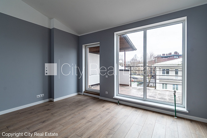 Фасадный дом, реновированный дом, фасад с декоративной штукатуркой, закрытый Рига - изображение 9