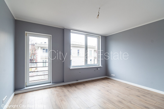 Фасадный дом, реновированный дом, фасад с декоративной штукатуркой, закрытый Рига - изображение 14