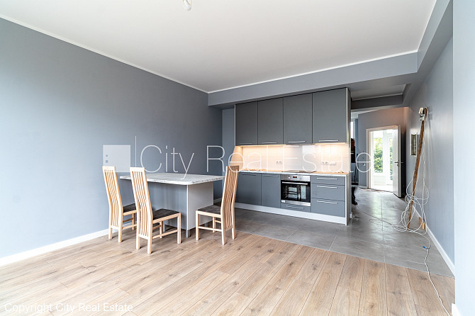 Фасадный дом, реновированный дом, фасад с декоративной штукатуркой, закрытый Рига - изображение 6