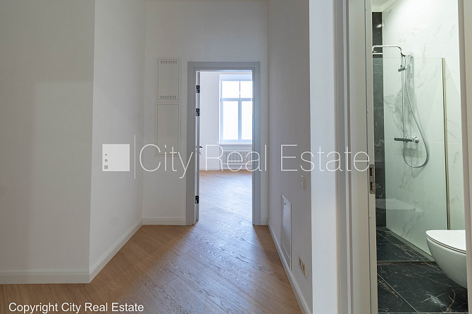 Фасадный дом, реновированный дом, фасад с декоративной штукатуркой, закрытый Рига - изображение 16