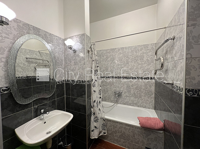 Фасадный дом, реновированный дом, фасад с декоративной штукатуркой, закрытый Рига - изображение 12