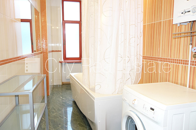 Дом во дворе, закрытый двор, количество спален 2 шт., изолированные комнаты 2 шт., Рига - изображение 8