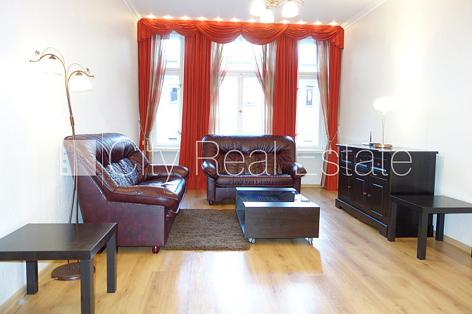 Дом во дворе, закрытый двор, количество спален 2 шт., изолированные комнаты 2 шт., Рига - изображение 1