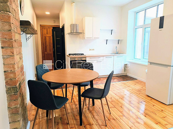 Pagalma ēka, guļamistabu skaits 3 gab., istabas izolētas 3 gab., studio tipa, virtuve apvienota Rīga - foto 1