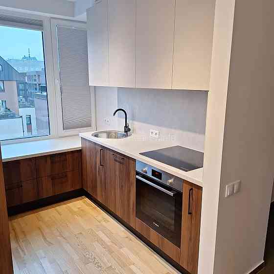 Новостройка, фасадный дом, закрытый двор, возможность аренды парковки, вход с Rīga