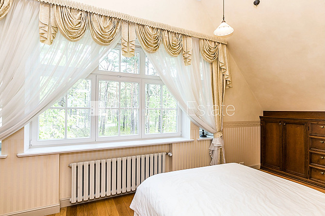 Renovēta māja, labiekārtots apzaļumots pagalms, vieta vairākām automašīnām, terase, gaisa Jūrmala - foto 10