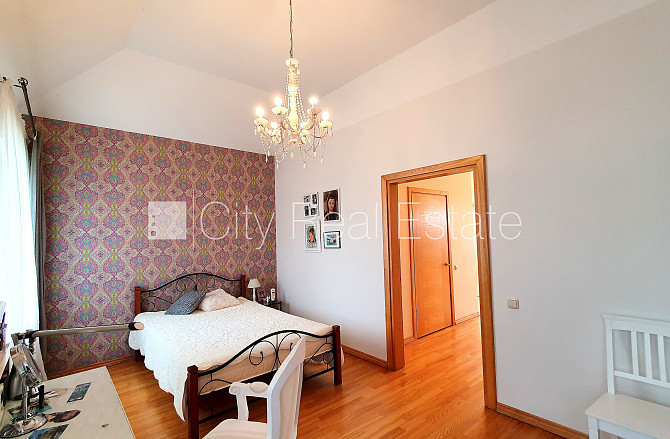 Частный дом, благоустроенная озеленённая территория, подъездная дорога покрыта Юрмала - изображение 20