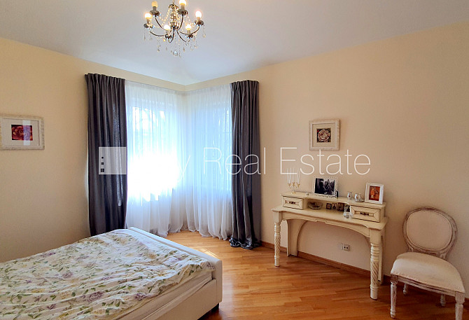 Частный дом, благоустроенная озеленённая территория, подъездная дорога покрыта Юрмала - изображение 16